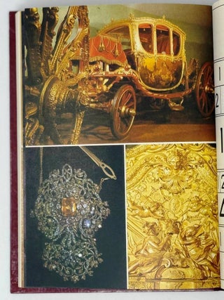 The Armoury Chamber. A guidebook for the tourist