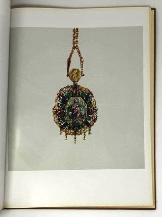 Драгоценный камень в русском ювелирном искусстве XII-XVIII веков